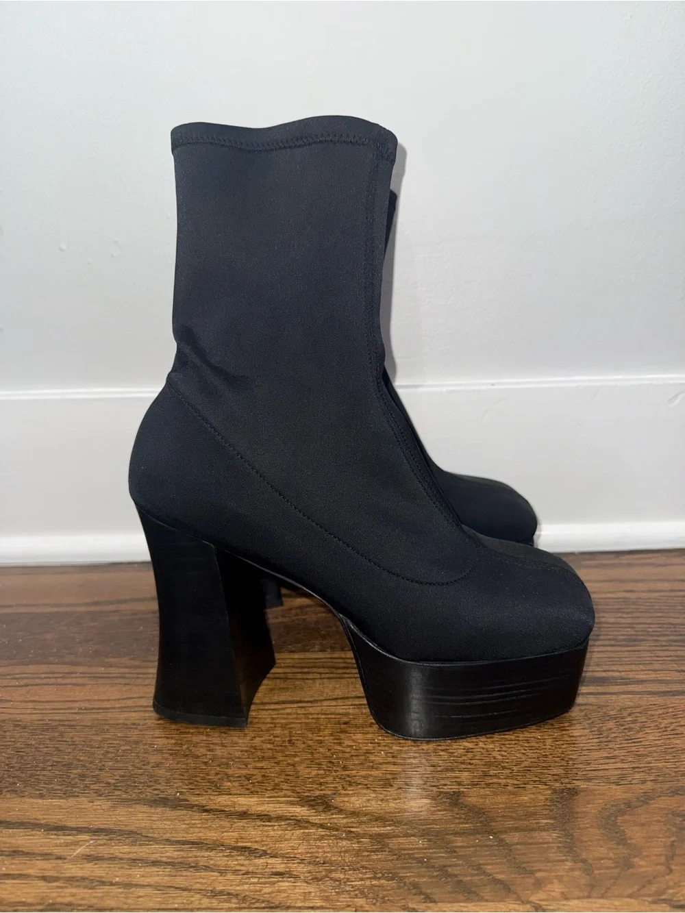 Steve Madden pair includes